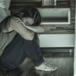不安で夜眠れない