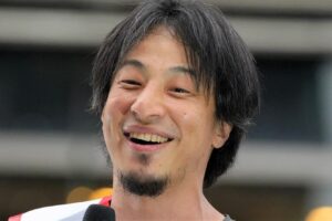 ひろゆきさんのアフリカ旅を支えた「日本の虫対策グッズ」　ただ“付けるだけ”で虫除けに